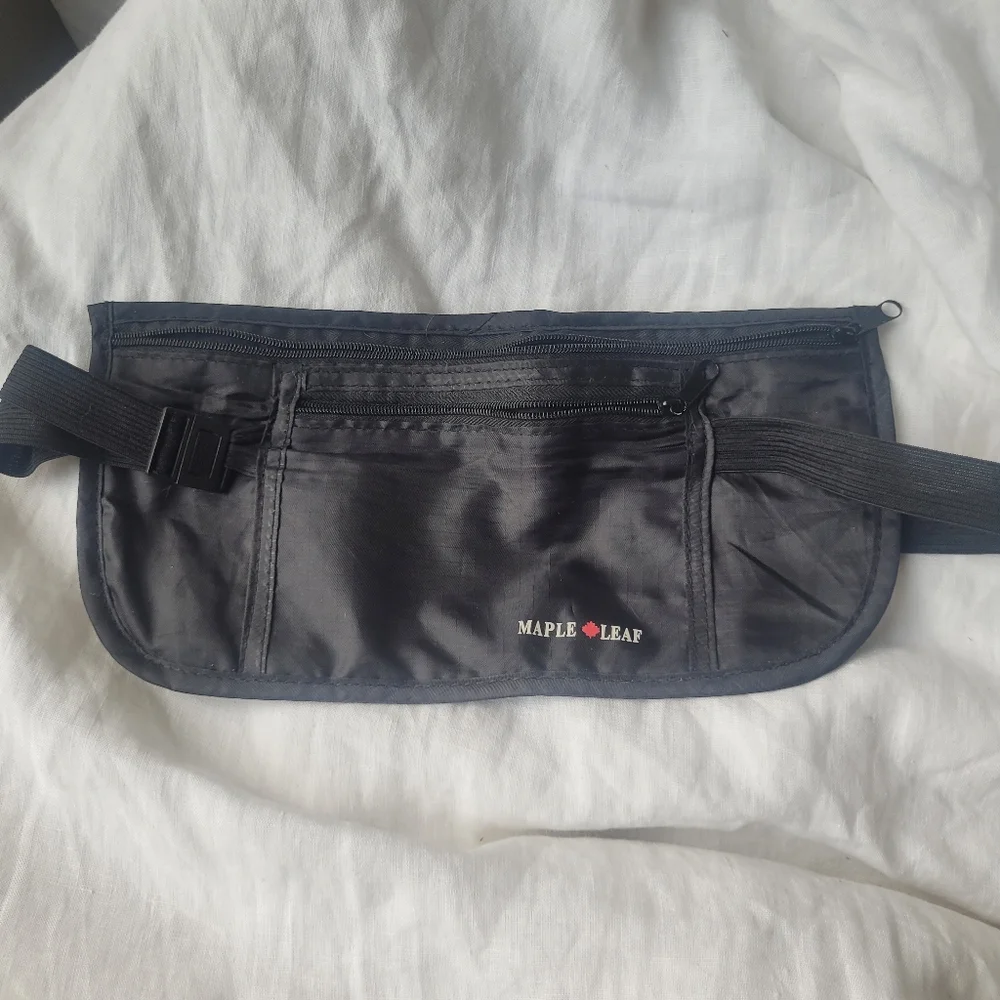 Money / Cash Pouch - Picture 1 of 4